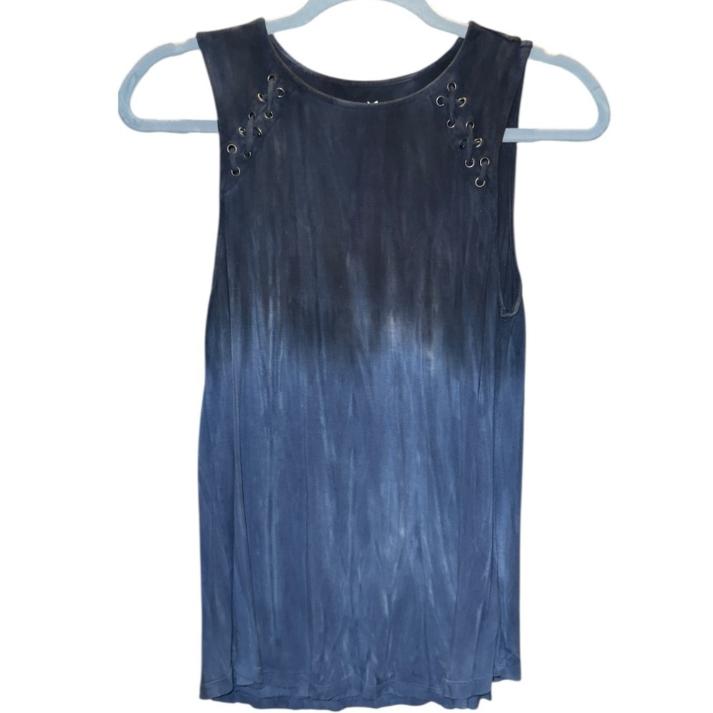 🌺AEO BLUE ombre tank top with grommet detailing on the shoulders.